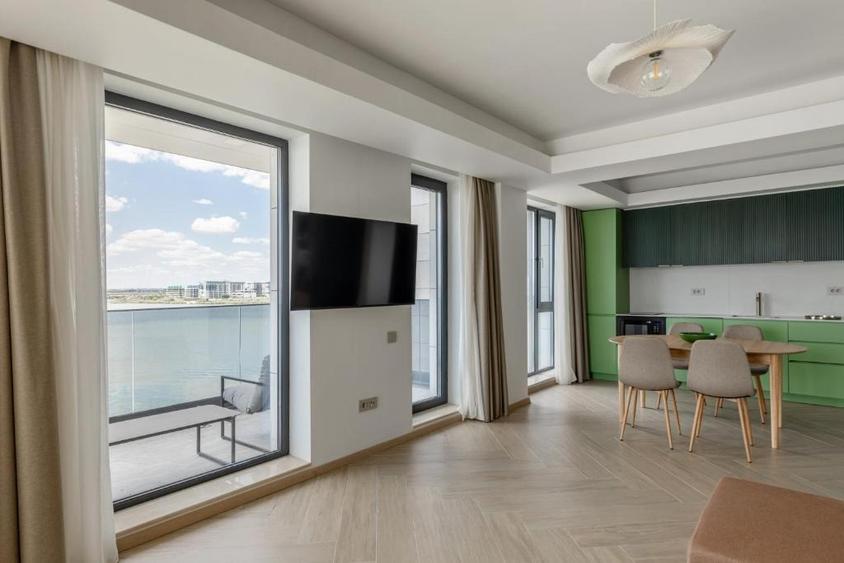 De închiriat apartament 2 camere + 2 balcoane, vedere panoramică Lacul Siutghiol