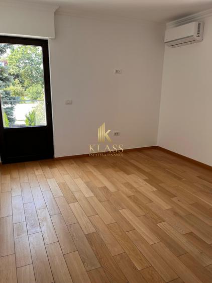 Vila individuala 4 camere, teren 1000 mp, 4 cam, 5 bai, curte, parcari, Pipera