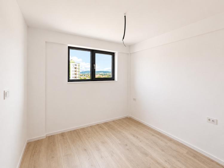 Apartament 3 camere| 52 mp | Balcon de 9 mp | zona Ampoi III