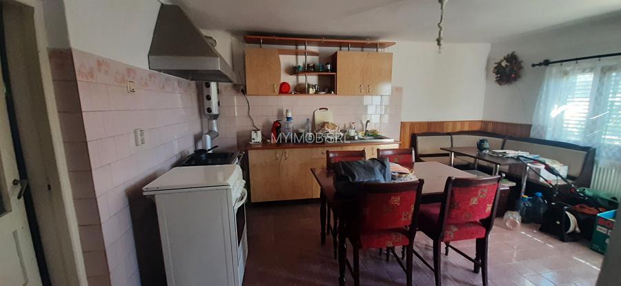 Oras Baicoi casa 90mp ,teren 1750 mp - 11