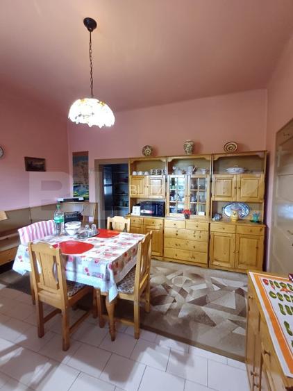 Casa renovabila cu 2 spatii comerciale, 416.6 mp, teren de 781 mp, zona Micro I - 3