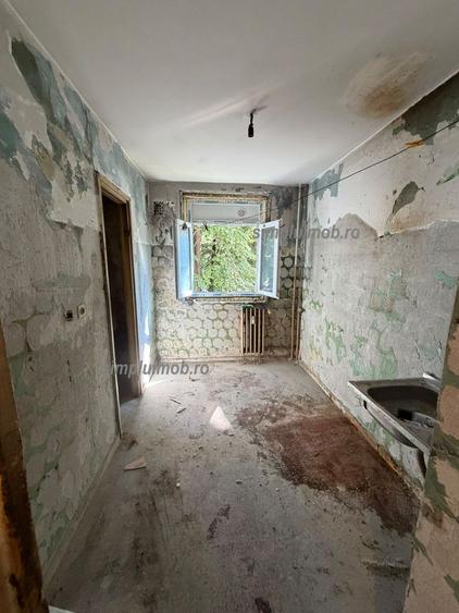 3 camere Emil Racovita etaj 1 67mp  cu boxa si loc de parcare