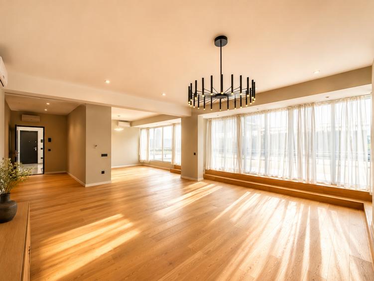 Penthouse Spectaculos -3 camere- 308mp total-