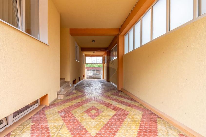 0 % COMISION - Casa de inchiriat - Gruia - 8 camere