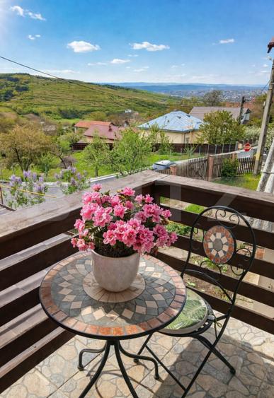 Apartament de vanzare, cu 3 camere, 100 mp, zona Breazu