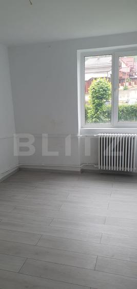 Apartament cu 3 camere, semidecomandat, renovat, nemobilat in Vatra Dornei