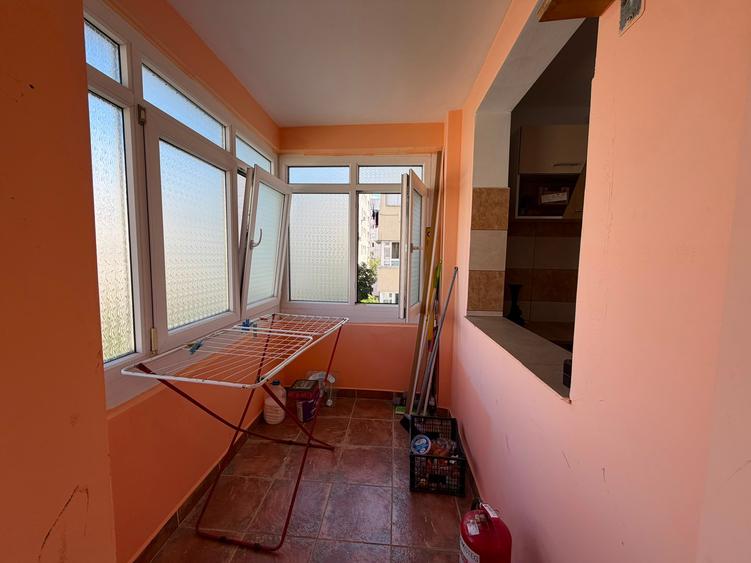 1 Decembrie 1918 3 Camere Decomandat Renovat Bloc 1977 Reabilitat 5 Min Metrou