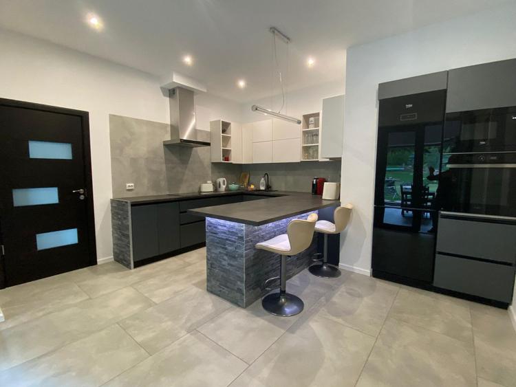 Casa Lux Mediteraniana cu 1620 mp. teren mobilata utilata CETATE cazare pensiune