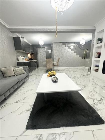 Casa de 300 mp, amplasata pe teren de 500 mp, Mamaia Nord