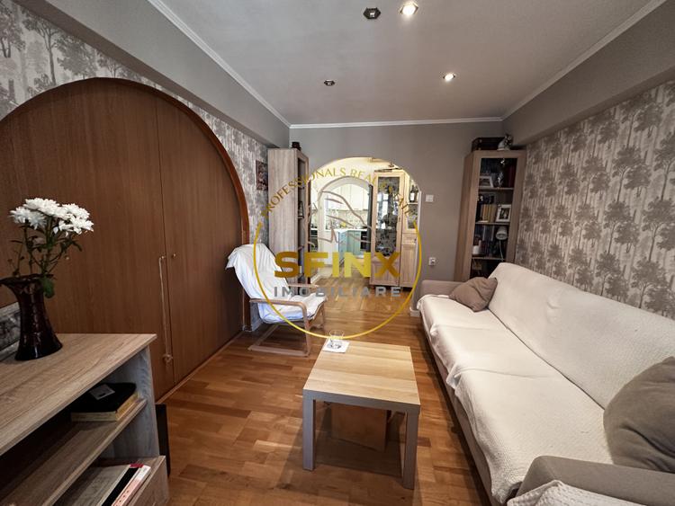 Apartament 3 camere de vanzare zona Decebal