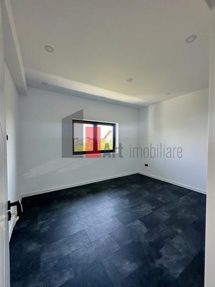 Vanzare vila 4 camere in Domnesti