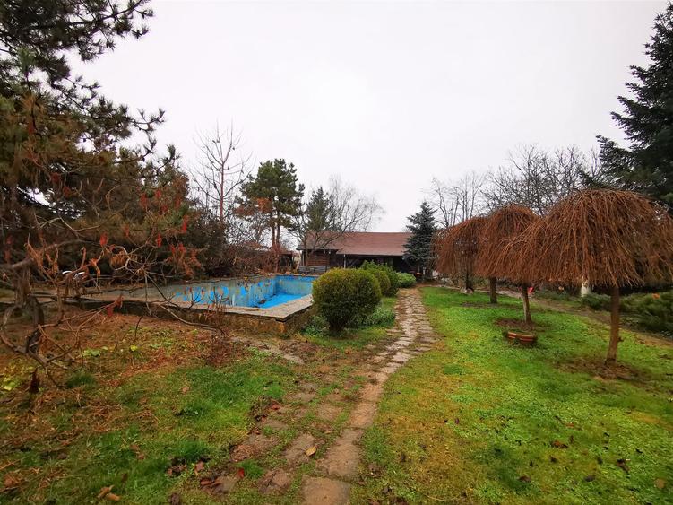 Vila cu piscina -7 camere - Ghermănești