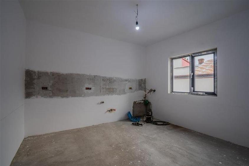 VILA VOLUNTARI,4 CAMERE,3 BAI,154 MP,TEREN 193 MP