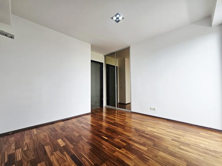 Iancu Nicolae/Bloc Boutique/ 4 camere de vanzare