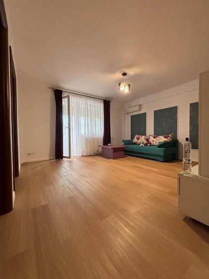 Apartament 2cam, decomandat, centrala proprie, parcare privata, metrou