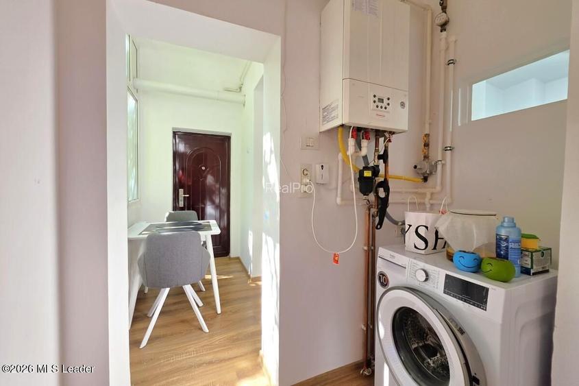 Piata Romana, 4 camere 138 MP total, Etaj 2/9, renovat - utilat, liber - 11