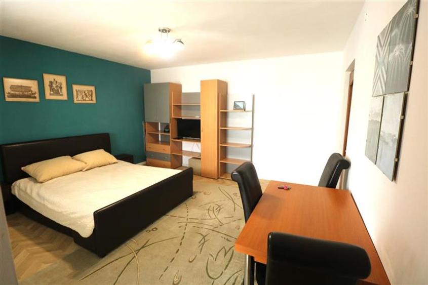 Apartament 1 camera , centrala proprie , zona centrala