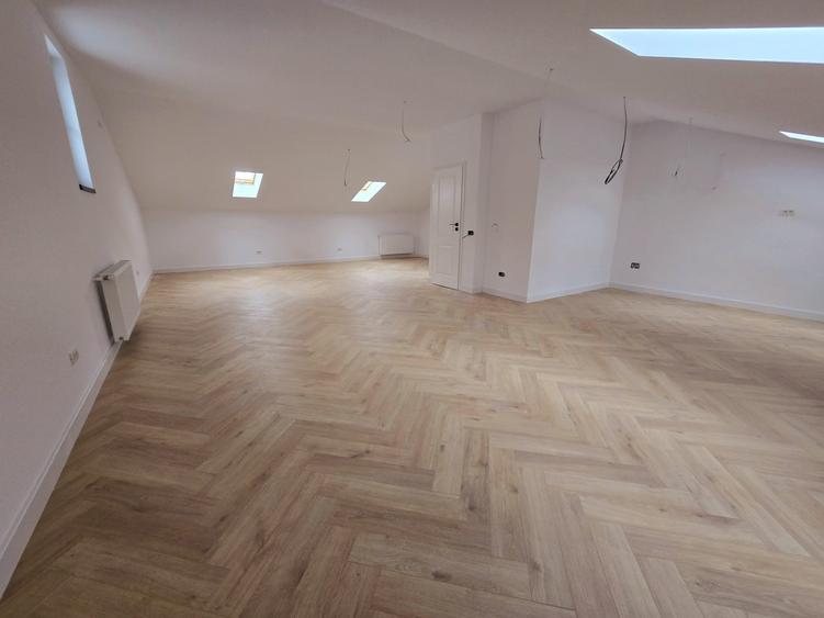 Duplex cu pereti separati langa padure si acces facil spre DN