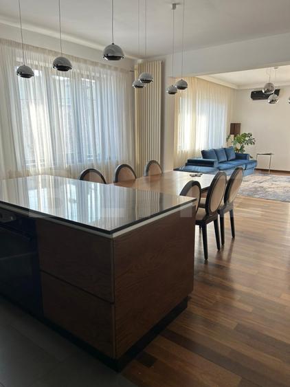 Penthouse,  Ultrafinisat, Utilat, 150 mp,Andrei Muresanu