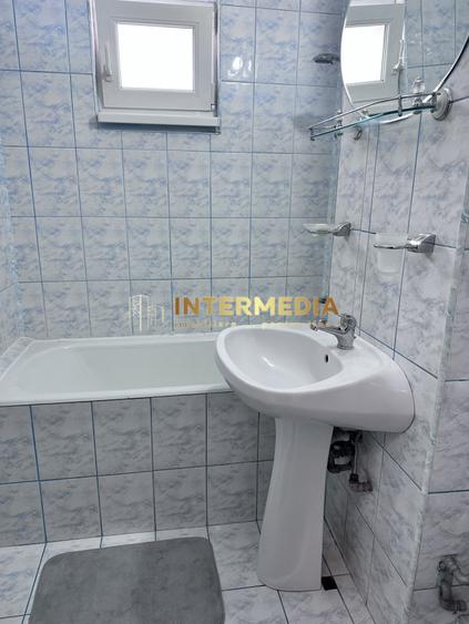 APARTAMENT 3 CAMERE I DECOMANDAT I 65 MP I MOBILAT CETATE BULEVARD