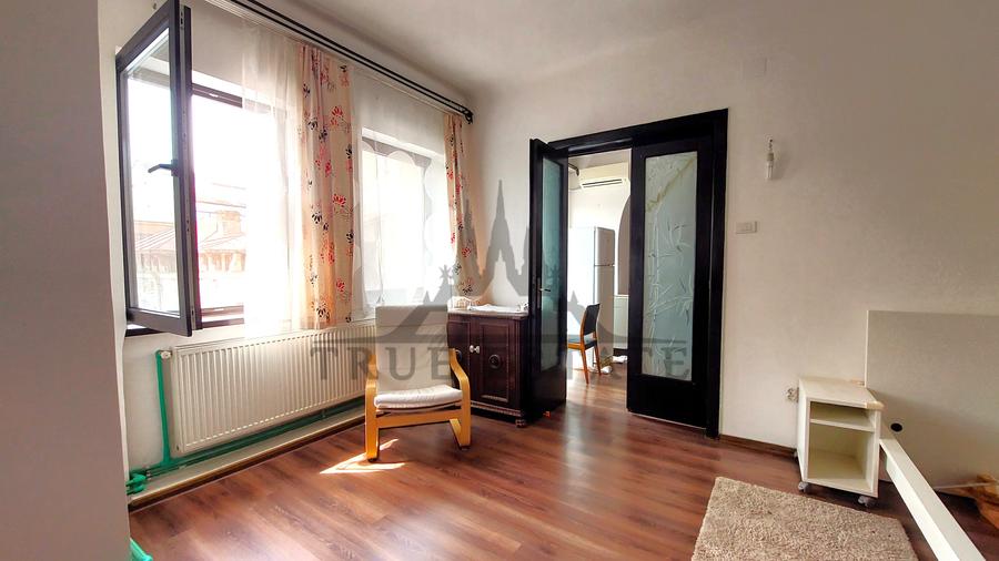 Apartament cu 4 camere in vila interbelica, singur pe etaj, in zona Eminescu