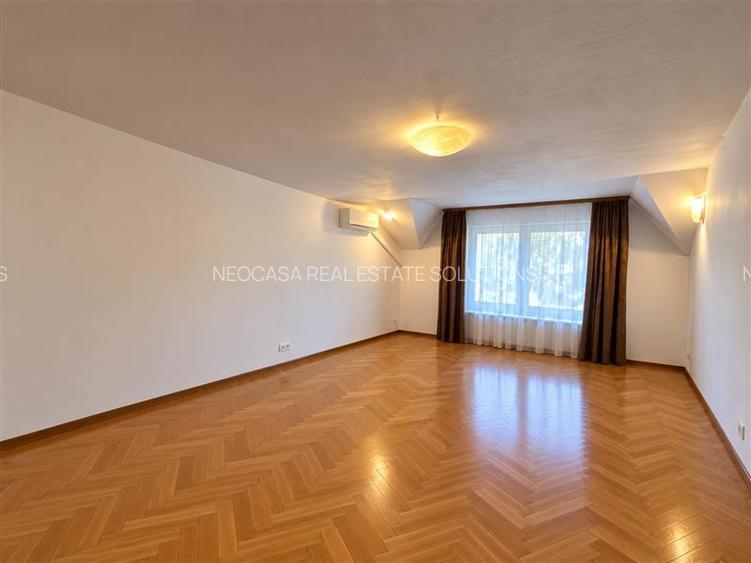 Vila versatila 7 camere + Garaj zona 1 Mai - Ion Mihalache | Ideala locuinta sau - 12