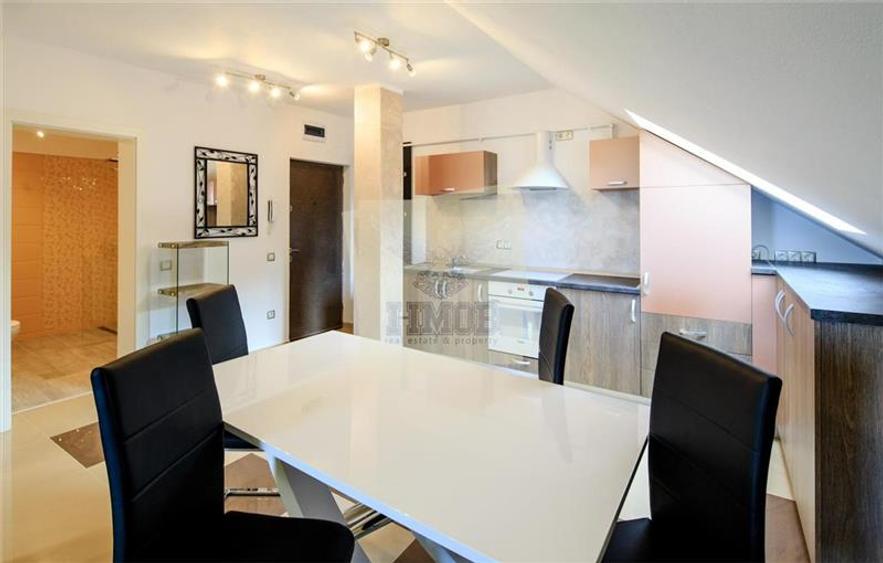 Apartament modern cu 2 camere si parcare in zona Centrala