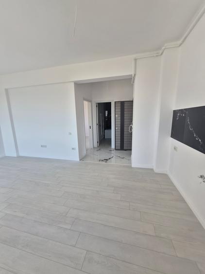 Apartament 2 camere LA CHEIE + Loc de parcare!