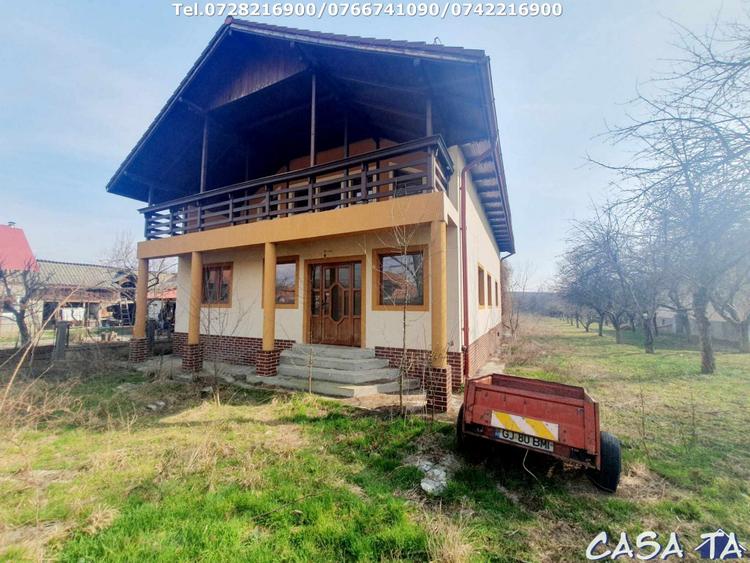 Casa D+P+M, situata in Arcani (Campofeni)
