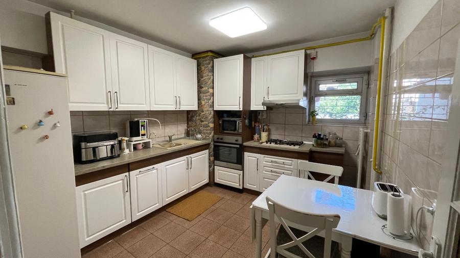 Apartament 4 camere de vânzare Cartier Lapus- 104 mp sup totala