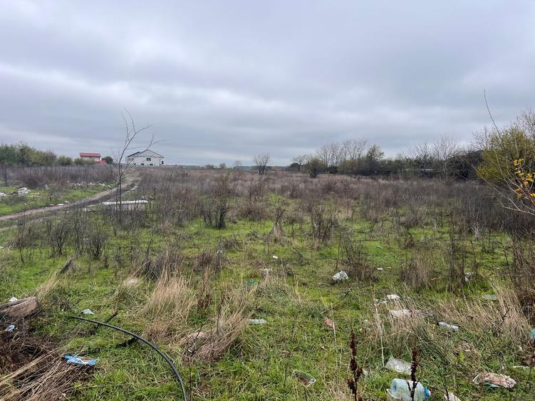 TEREN DE VANZARE PROGRESULUI 5600 MP !!!