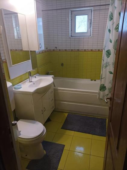 Apartament 3 camere DECOMANDAT, Nicolina-Prima Statie, etaj 2 !!
