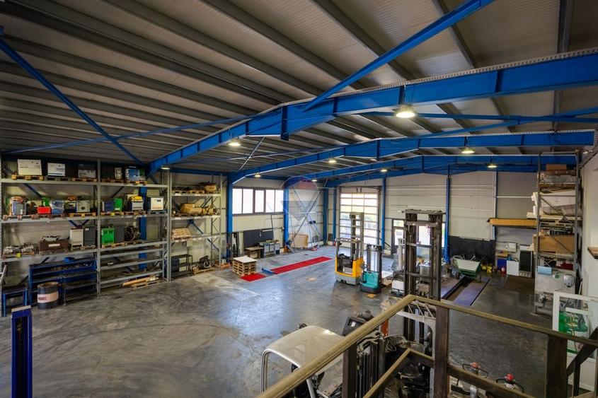 Vânzare Complex industrial  – 3.037 mp teren, 4 hale - 1400 mp Beiuș
