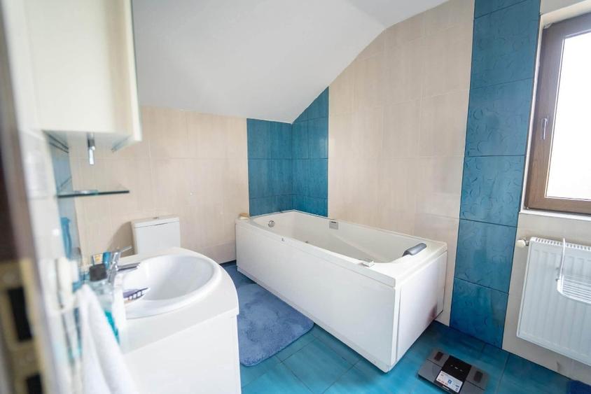 Casa individuala, P+M, complet mobilata , piscina si jacuzzi, comuna Berceni!