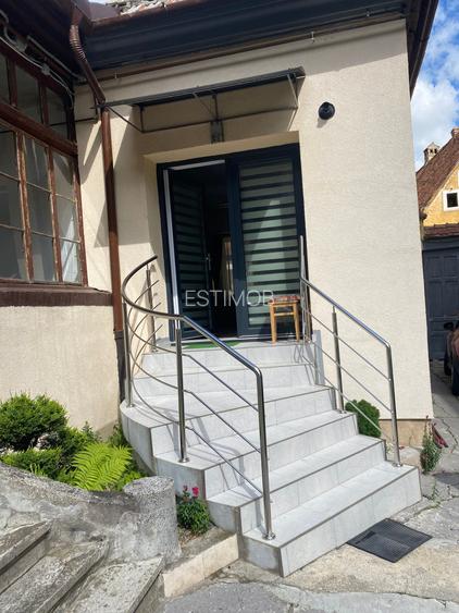 Inchiriez studio renovat Centrul Istoric - 2