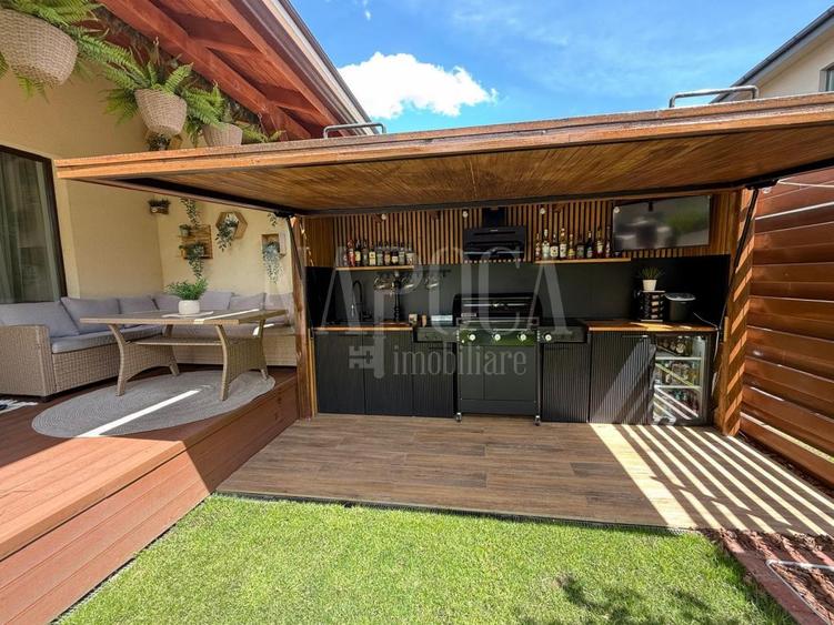 Casa 4 camere de vanzare in Floresti