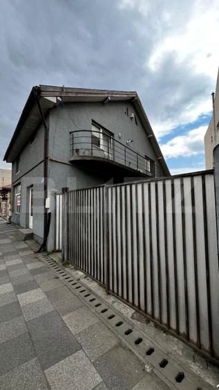 Spațiu comercial de închiriat, 195 mp utili, 500 mp teren, zona Central