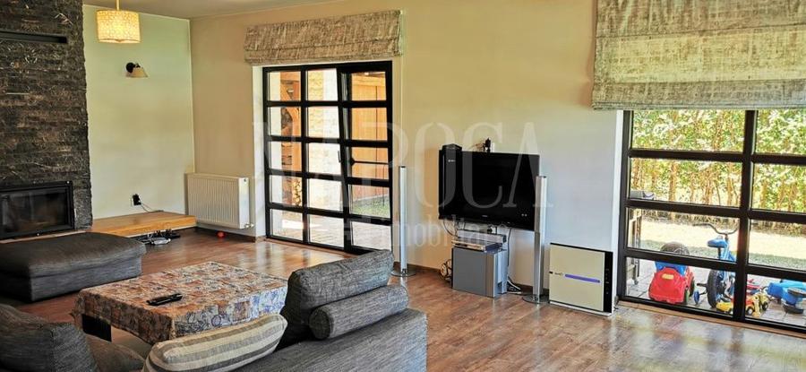 Casa 4 camere de vanzare in Floresti