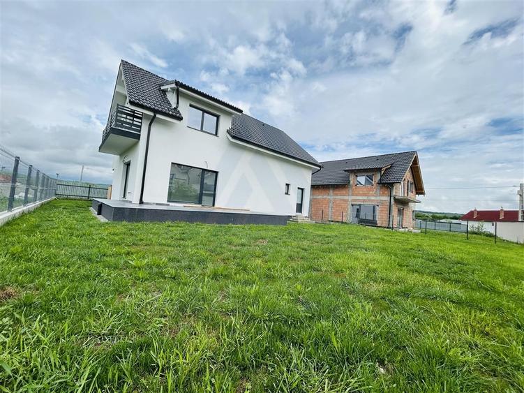 Casa intabulata premium finisata 5 camere curte 490 mp in Cristian