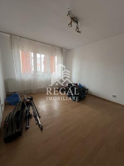 Apartament de vânzare – Micro 5/2, strada Eroilor | Exclusivitate