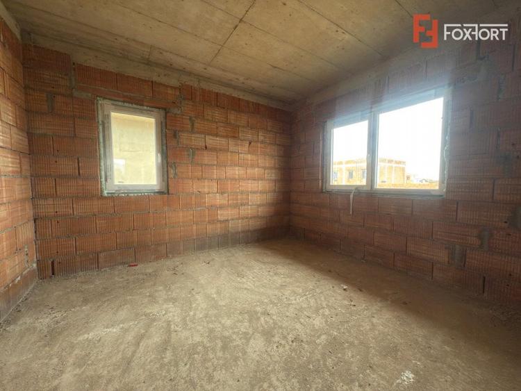 Casa individuala la rosu, 5 camere, teren 508 mp, in Giarmata