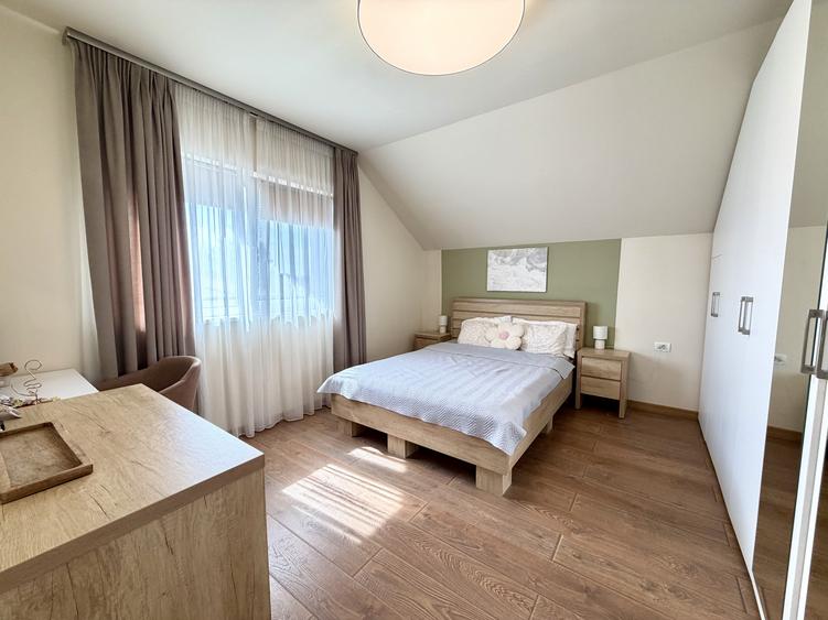 Apartament spatios, 3 camere, pod amenajat, zona centrala Dumbravita