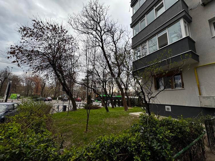 Apartament proaspăt renovat cu vedere spectaculoasă la lacul Tinretului - 10