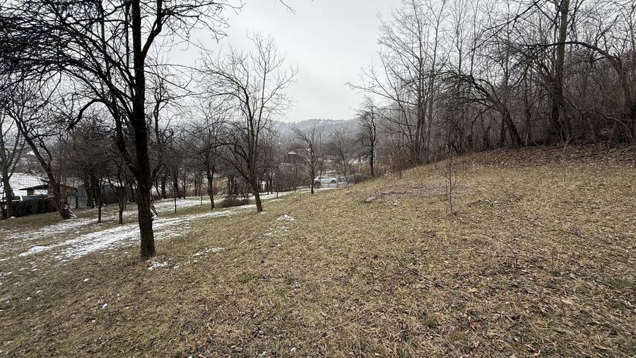 Teren 4652 mp cu izvor pe el, Lunca Mare, lângă păstrăvăria Doftana