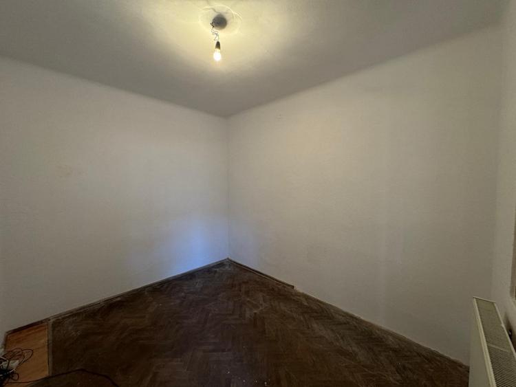 Vanzare Casa 3 Camere - Zona Ana Ipatescu, Langa Penitenciar