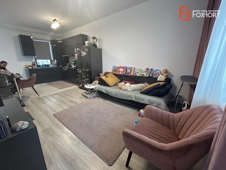 Apartament cu 3 camere si 2 bai, etaj 2 in Giroc