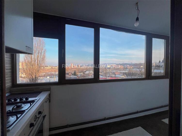Apartament de vanzare cu 3 camere in Nicolina - 11