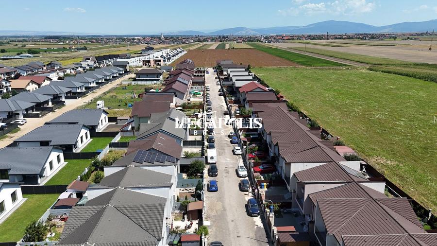 Casă înșiruita 4 camere | Panouri solare + Baterie de stocare - 36