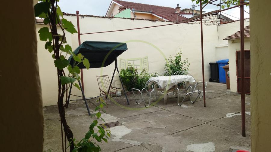 Casă individuală cu demisol + parter • 130 mp utili • Curte 237 mp • Garaj - 4