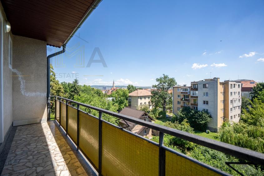 Apartament central, 4 camere, 146 mp, langa UMF si Casa de Cultura a Studentilor